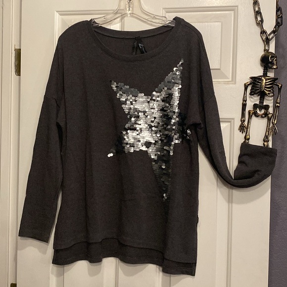 SEVEN7 - sweater: gray rayon / poly l/s w large silver sequin star - L - Picture 8 of 16